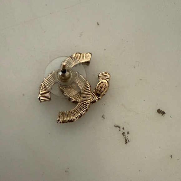 CHANEL cc black enamel pierced earrings • CC • like new! - Picture 4 of 6